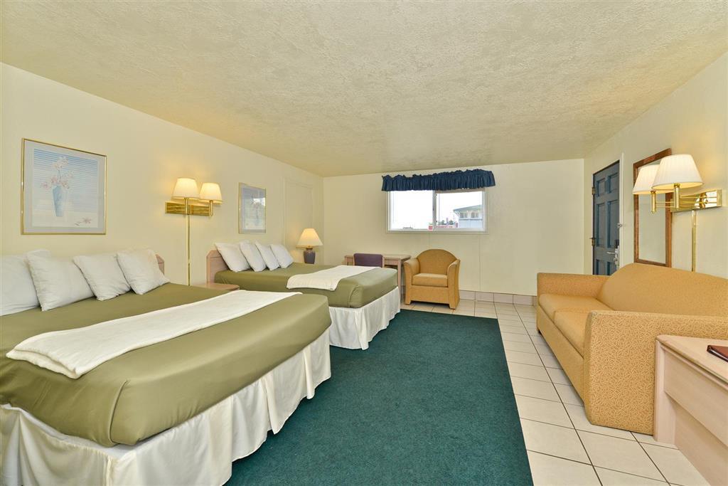 Newport Coast Inn Стая снимка